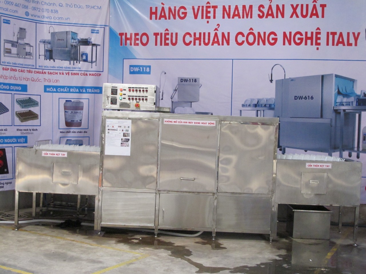 Máy rửa chén - Máy Công Nghiệp Tân Phát - Công Ty TNHH Thương Mại Và Xây Dựng Tân Phát